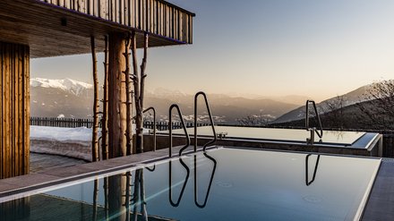 Piscine, relax e lusso allo Skywellness Tratterhof Piscine, relax e lusso allo Skywellness Tratterhof