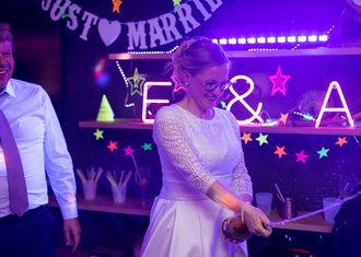 Frisch verheiratet Frisch verheiratet