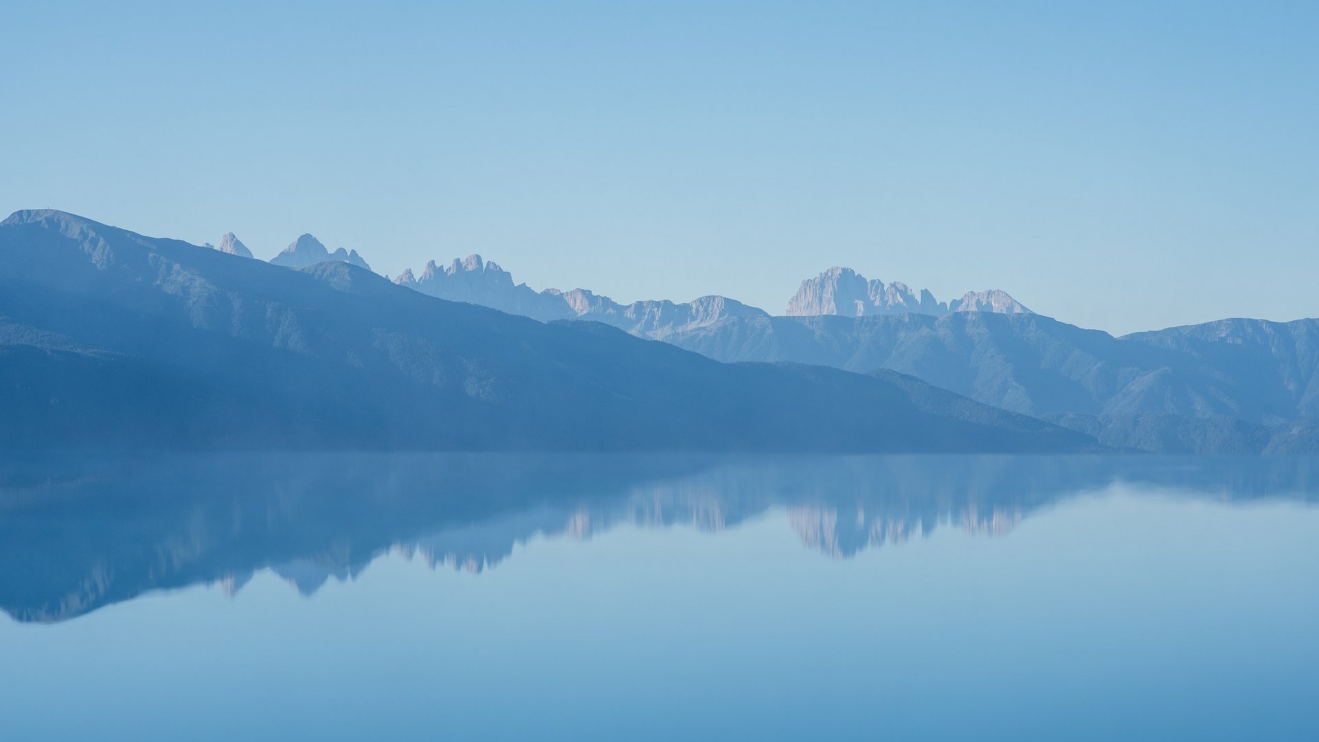 Infinity pool in the Dolomites: Tratterhof