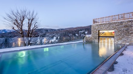 Piscine, relax e lusso allo Skywellness Tratterhof Piscine, relax e lusso allo Skywellness Tratterhof