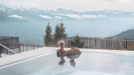Piscine, relax e lusso allo Skywellness Tratterhof Piscine, relax e lusso allo Skywellness Tratterhof