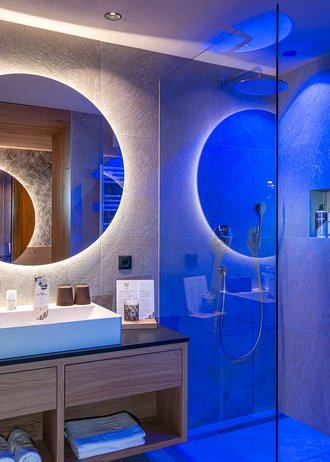 Tratterhof Bildergalerie – Mountain Sky Hotel Tratterhof Bildergalerie – Mountain Sky Hotel